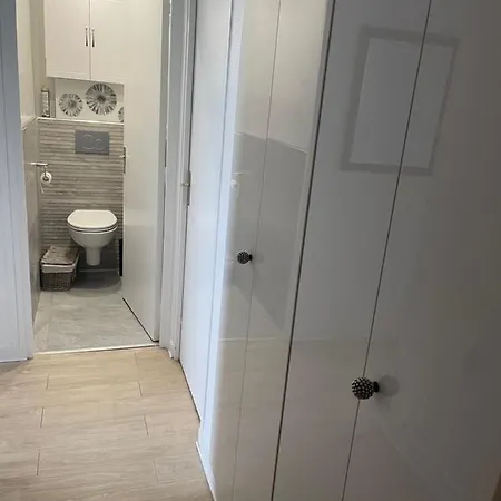 Le Cordier Avec Terrasse A Sur تروفيي سور مير